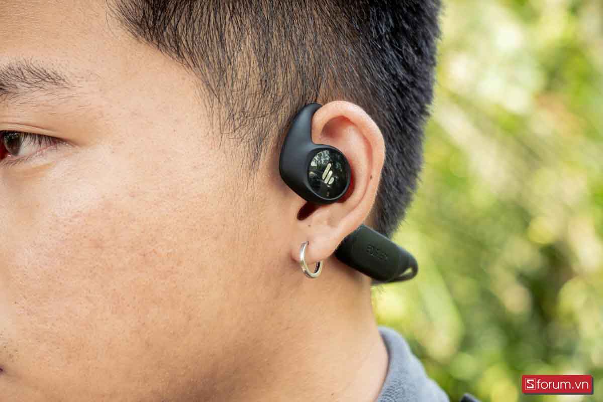 Trên tay tai nghe Edifier Comfo Run: Thiết kế bám tai chắc chắn, chất âm sôi động, có kháng nước, giá khoảng 1.49 triệu 16 Review danh gia tai nghe edifier comfo run 16