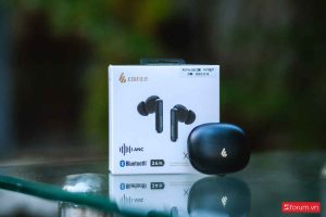 Hộp được thiết kế với tông màu đơn giản