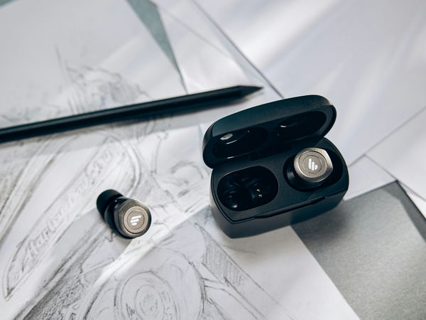 So sánh tai nghe bluetooth: in-ear, over-ear, true wireless 2 Tai nghe Bluetooth