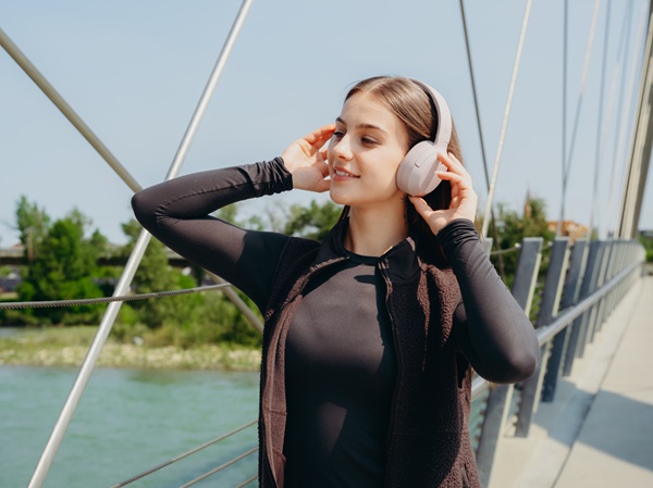 Tai nghe bluetooth đang thay thế hoàn toàn tai nghe có dây? 2 Tai nghe Bluetooth