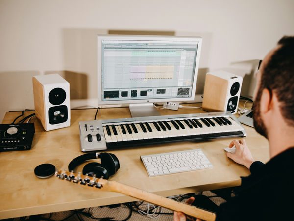 Ưu đãi loa máy tính cực sâu - Back To Work, Back To Sound 5 Loa máy tính