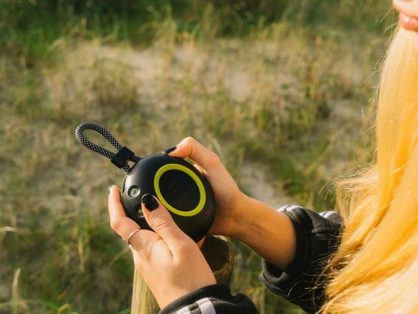 Loa máy tính cho team mê camping, bật nhạc giữa thiên nhiên 2 Loa máy tính