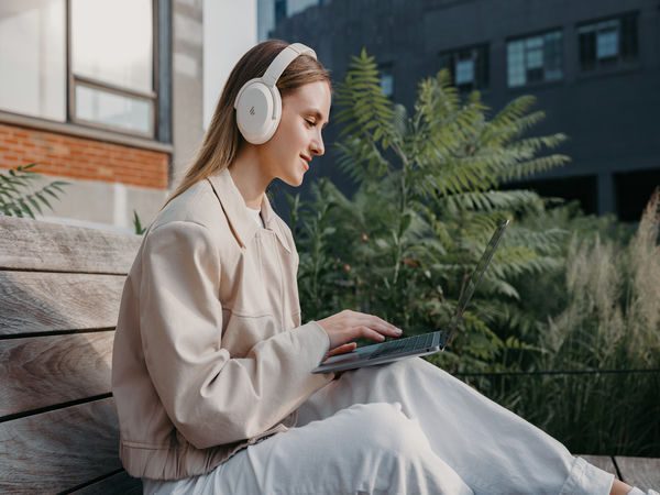 Tai nghe Bluetooth – Đồng hành cùng bạn trên mọi nẻo đường 1 Tai nghe Bluetooth